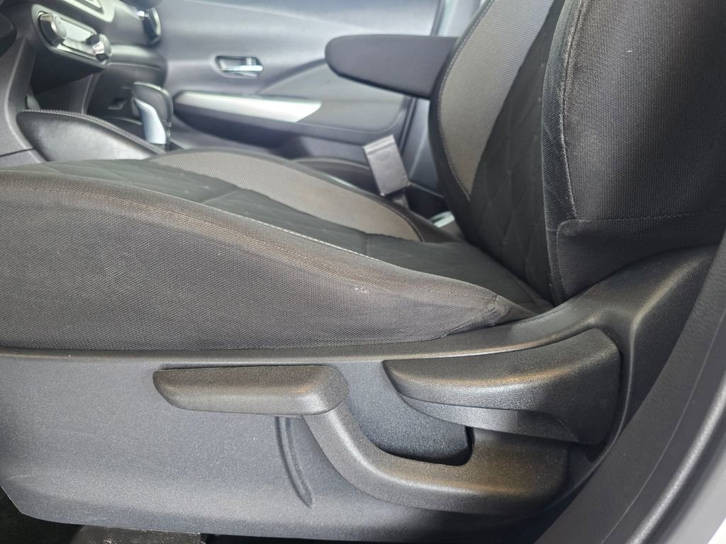 Used 2020 Nissan Kicks SV FWD image 9