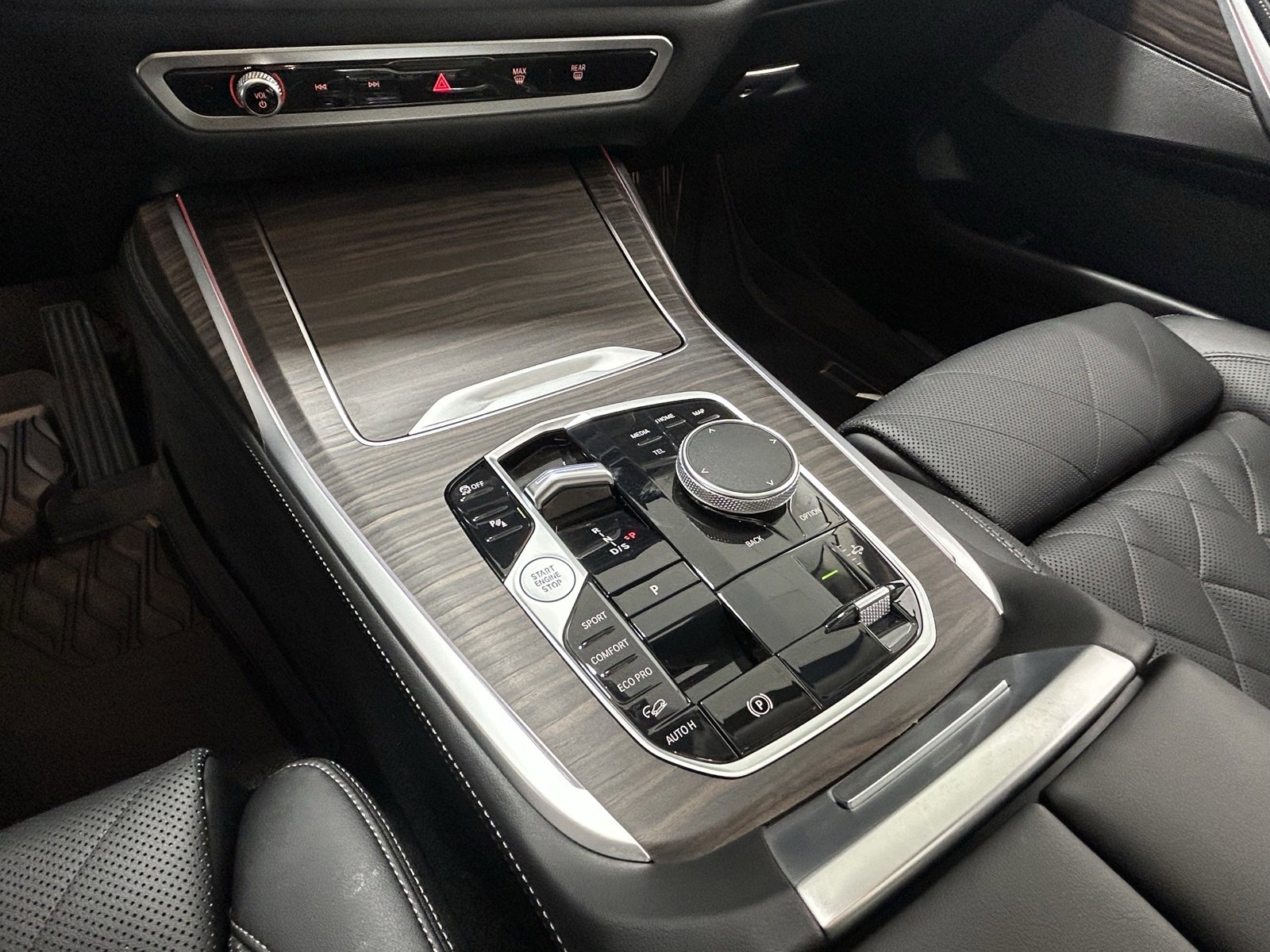 Used 2024 BMW X7 xDrive40i image 22