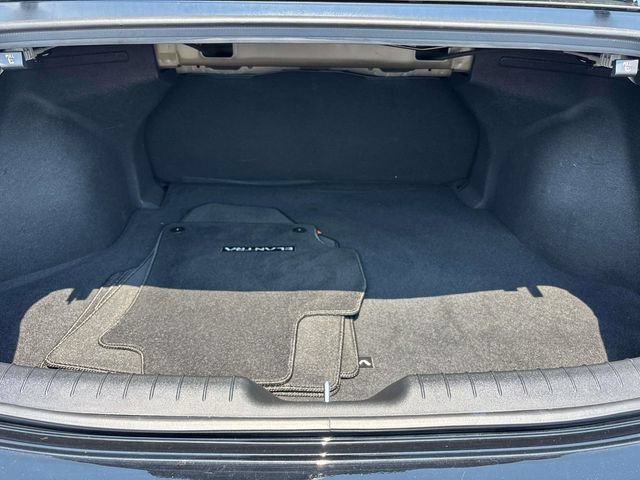 Used 2025 Hyundai Elantra SE FWD image 13