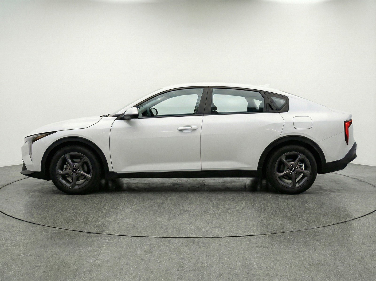 Used 2025 Kia K4 LXS image 5