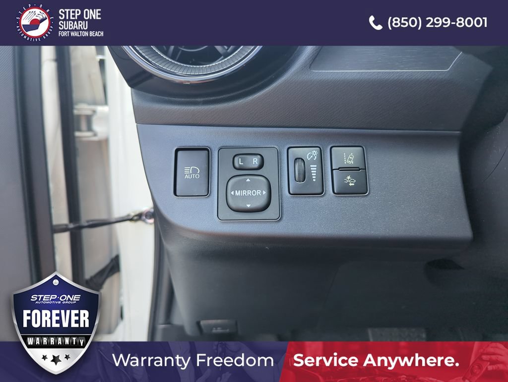 Used 2018 Toyota Prius C FWD image 20