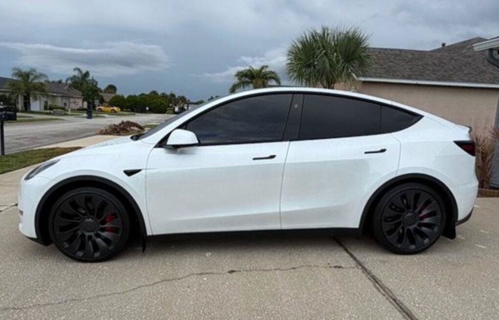 Used 2024 Tesla Model Y Performance AWD/4WD image 2