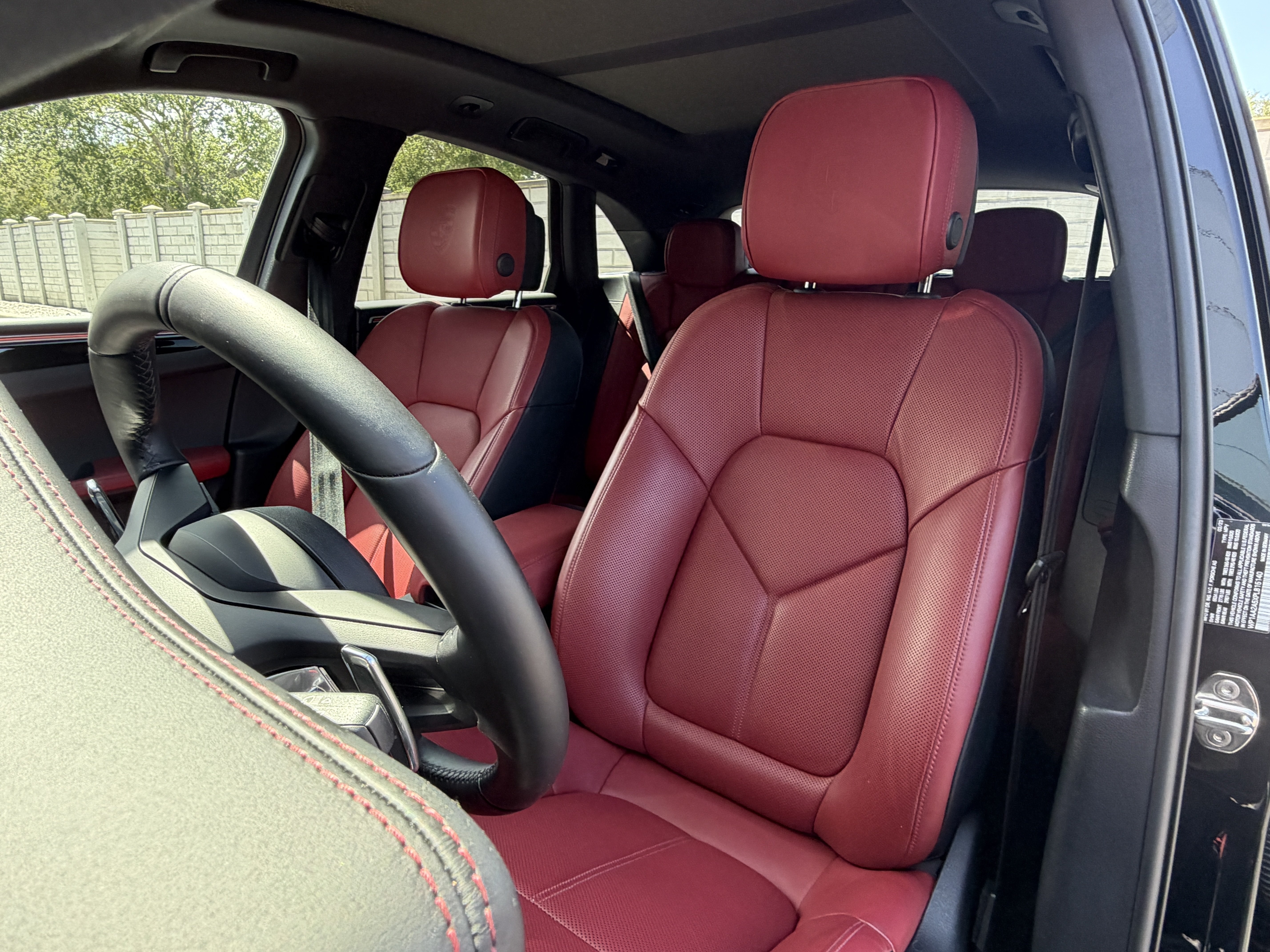 Certified 2023 Porsche Macan Turbo AWD/4WD image 5
