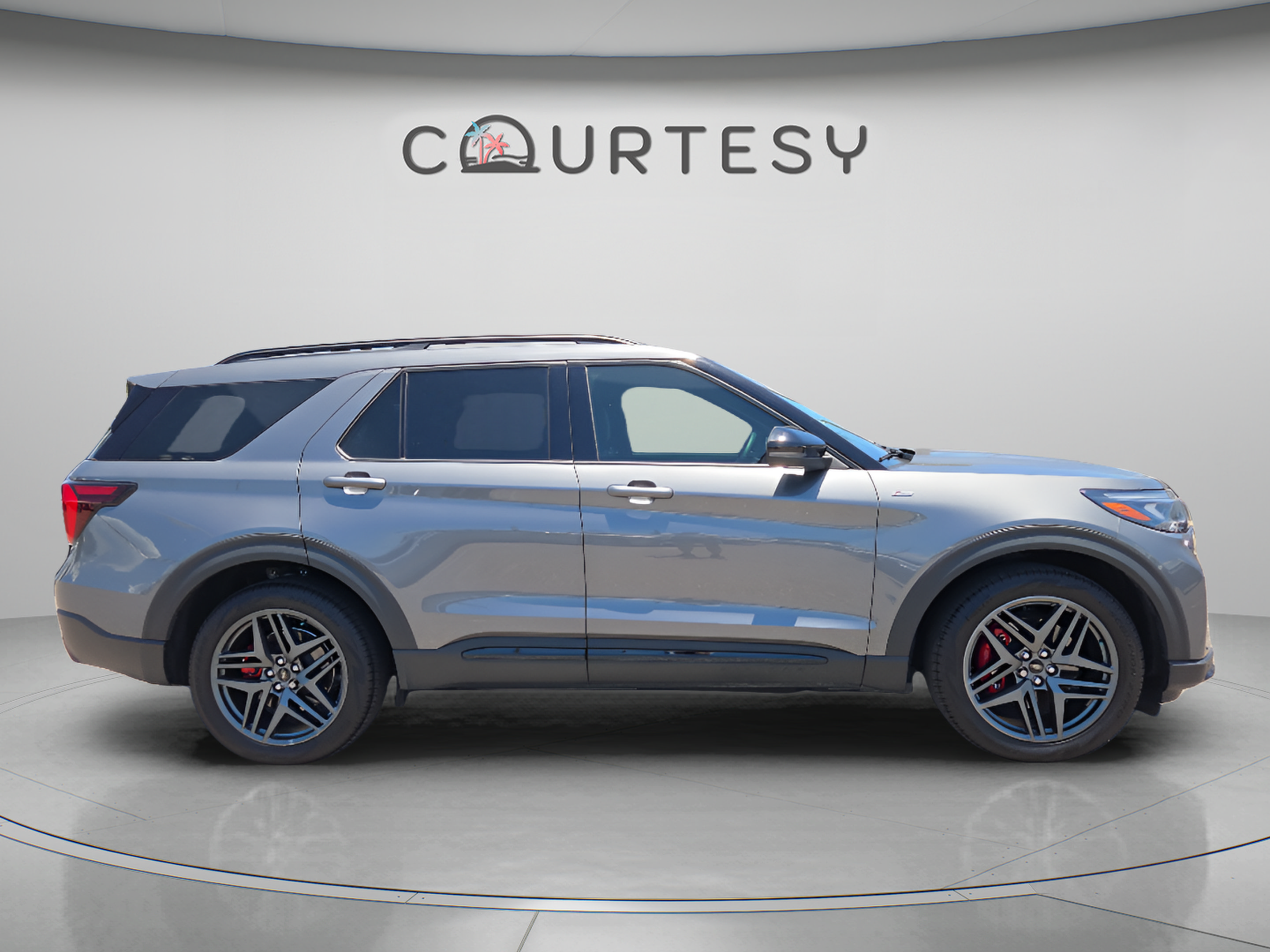 Used 2025 Ford Explorer ST-Line w/ Premium Package RWD image 6