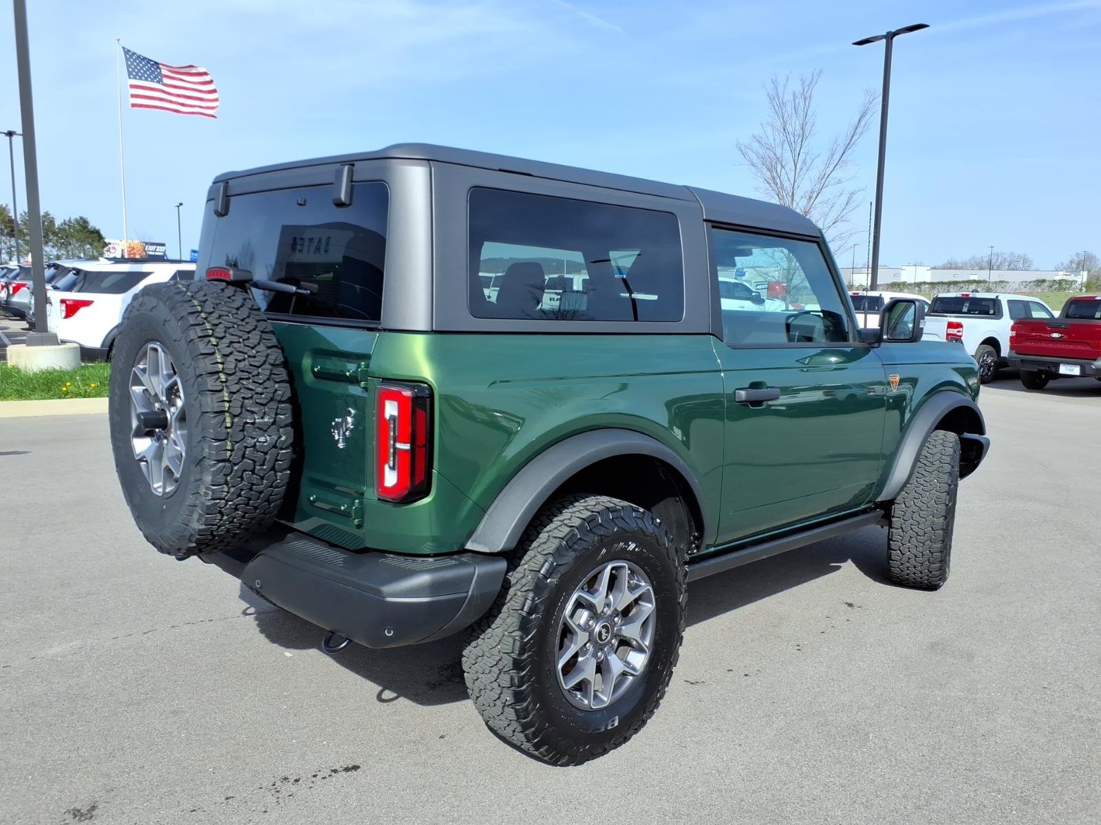 Certified 2025 Ford Bronco Badlands image 3
