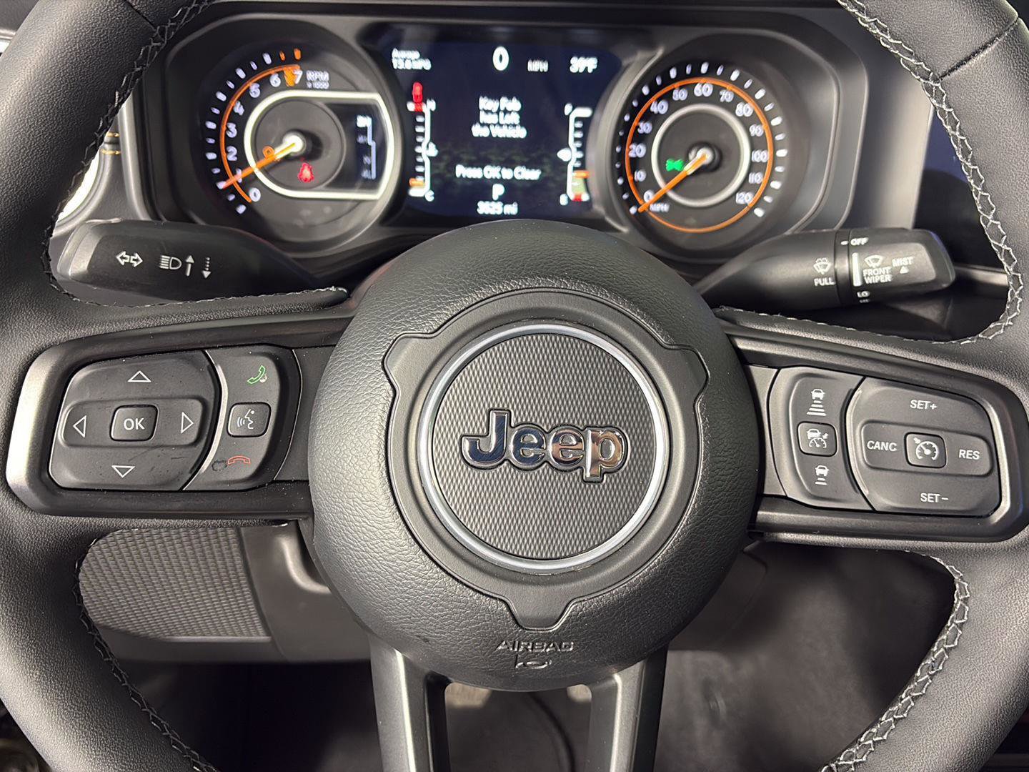 Used 2025 Jeep Gladiator Sport image 37