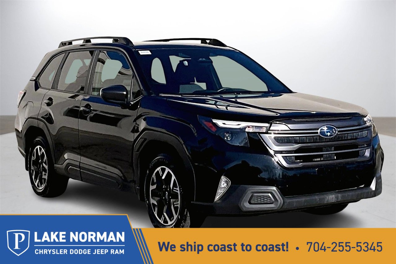 Used 2025 Subaru Forester Premium image 1