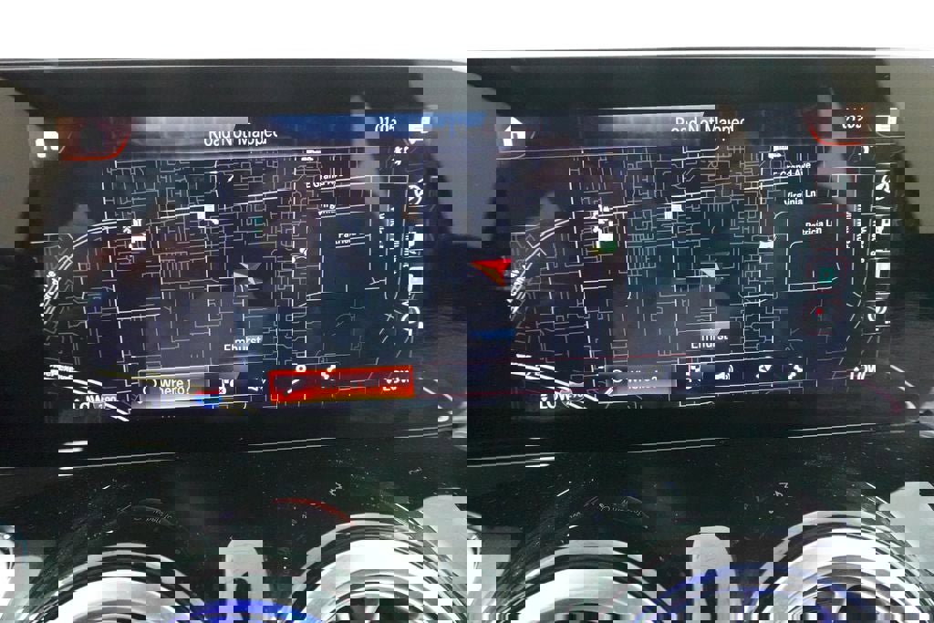 Used 2023 Mercedes-Benz EQB 300 4MATIC w/ Exclusive Package image 18