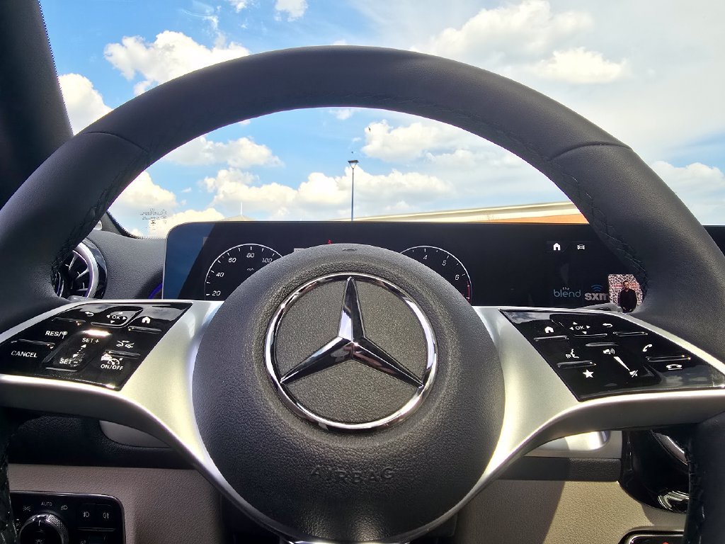 New 2026 Mercedes-Benz GLB 250 4MATIC image 27