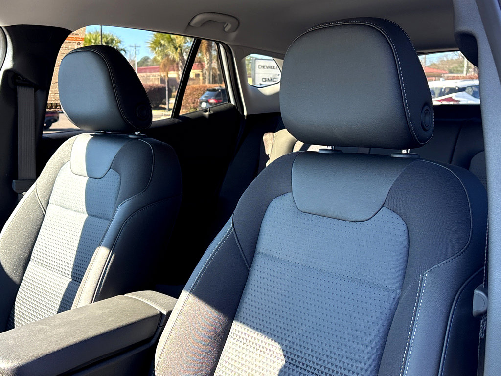 New 2025 Chevrolet Trax LT w/ Driver Confidence Package image 5