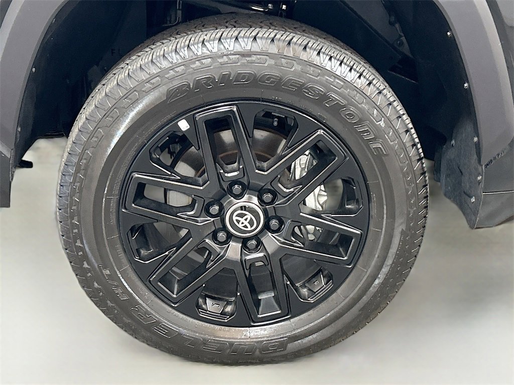 Used 2025 Toyota Tundra Limited image 30