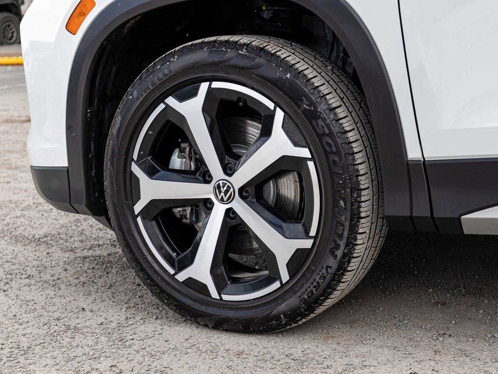 Used 2025 Volkswagen Tiguan SE image 7