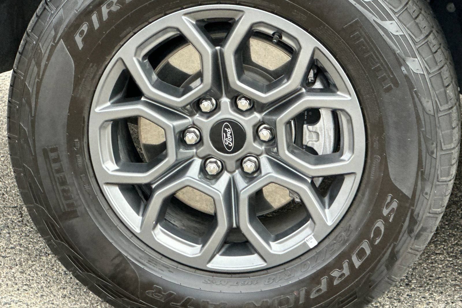 Used 2025 Ford Expedition Active AWD/4WD image 40