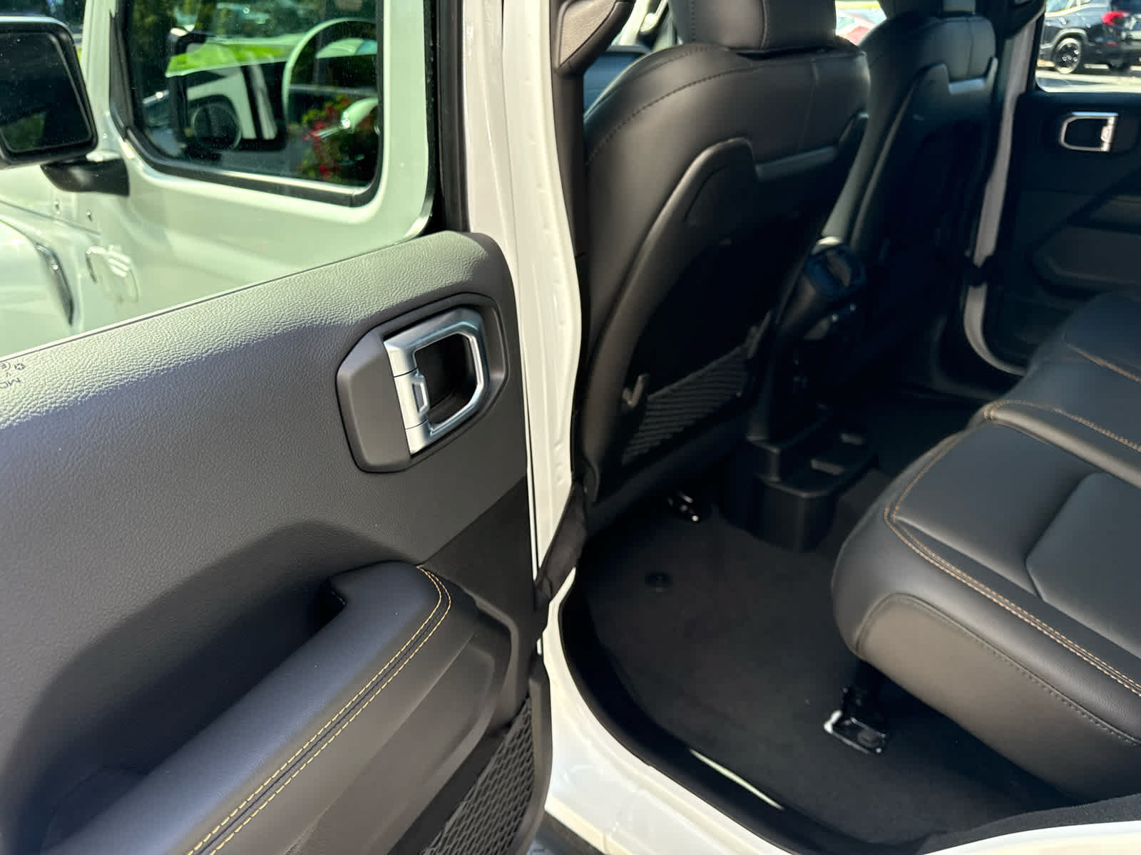 New 2027 Jeep Wrangler Unlimited Sahara AWD/4WD image 18