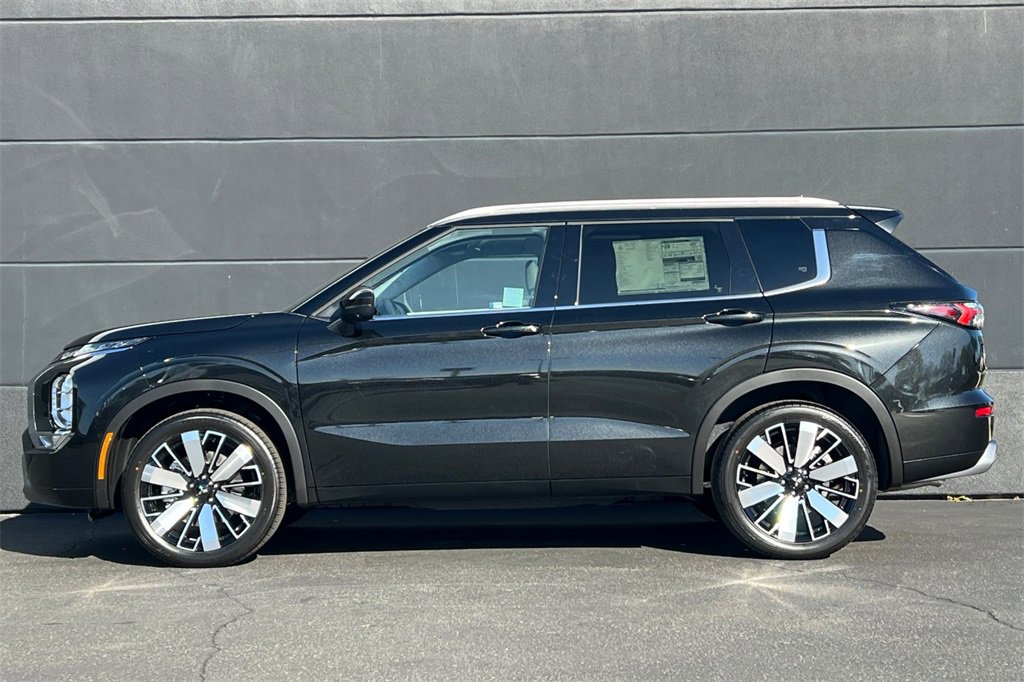 New 2026 Mitsubishi Outlander SEL image 8