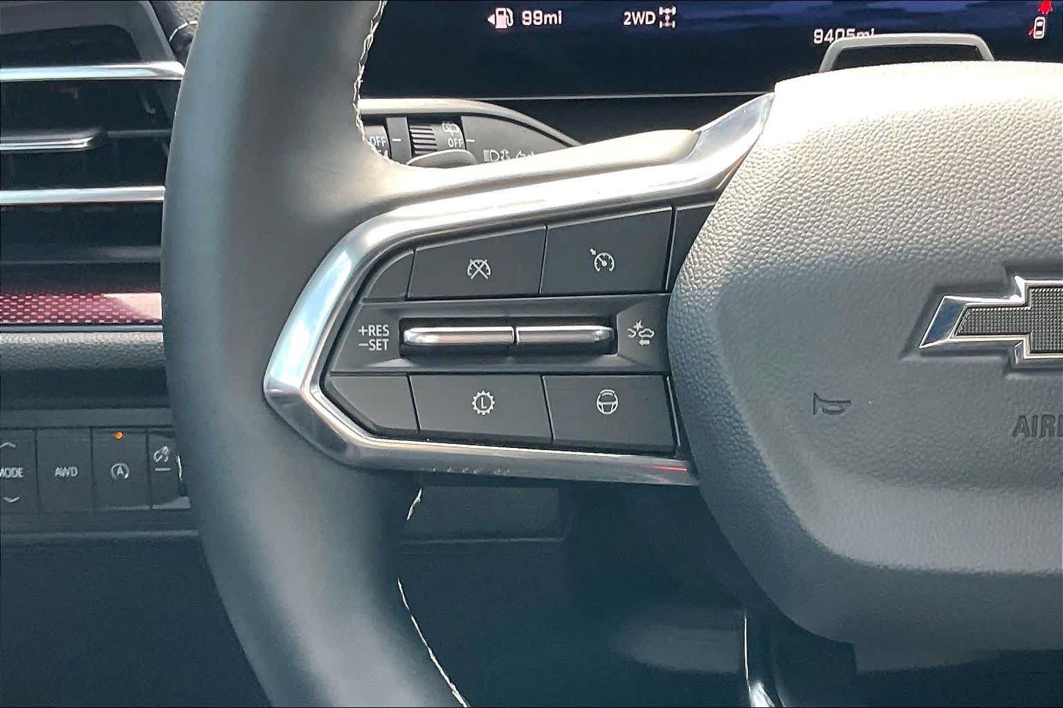 Used 2025 Chevrolet Traverse Z71 w/ Enhanced Driving Package AWD/4WD image 23