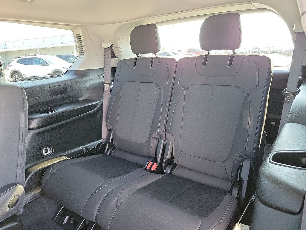 Used 2023 Jeep Grand Cherokee L Laredo image 9