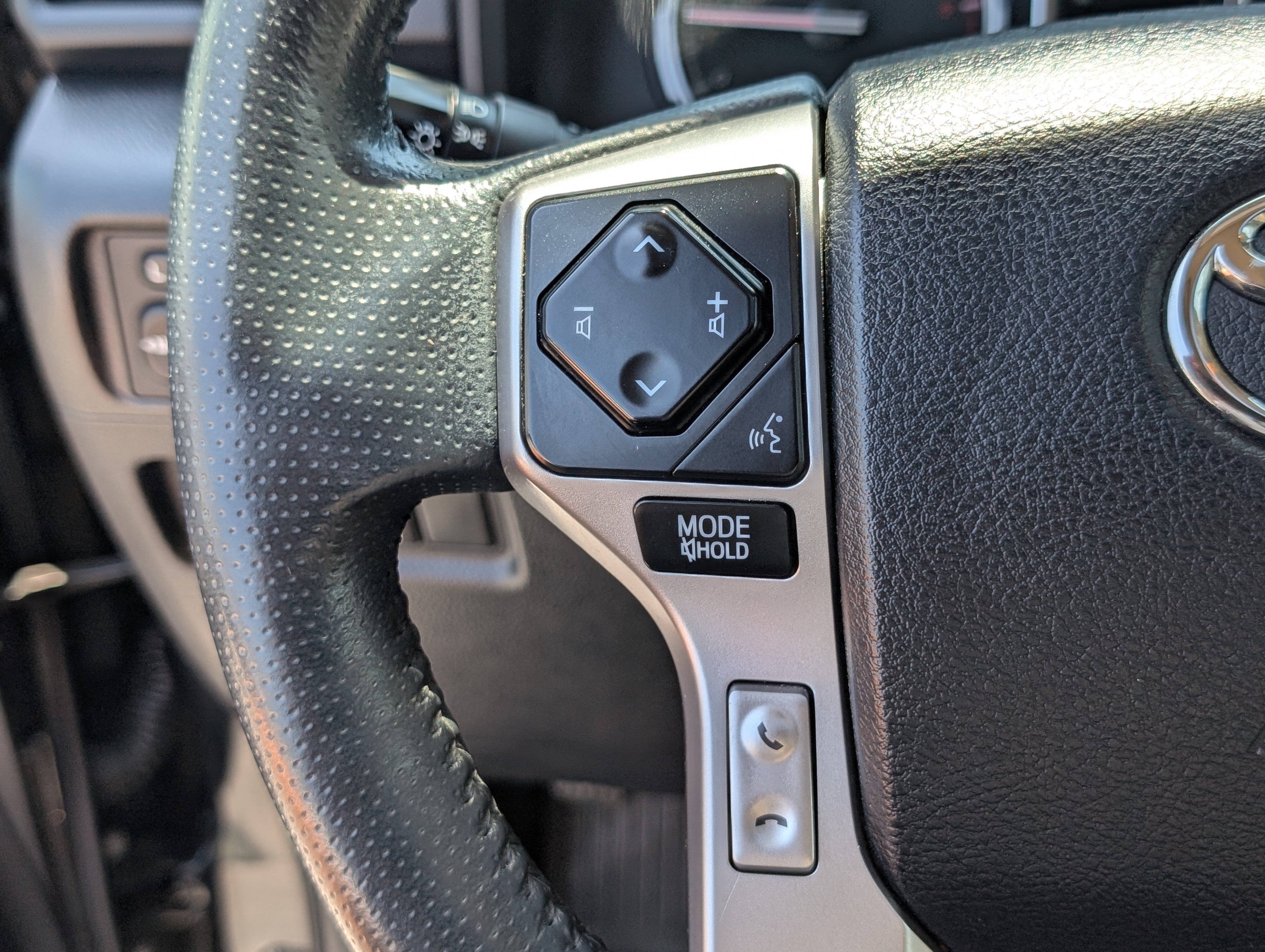 Used 2021 Toyota 4Runner Limited AWD/4WD image 23