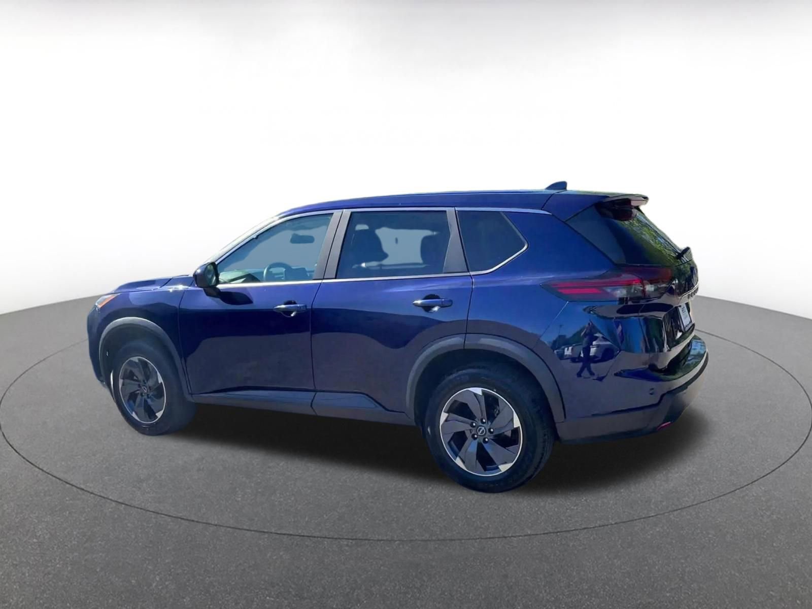 Used 2025 Nissan Rogue SV FWD image 9