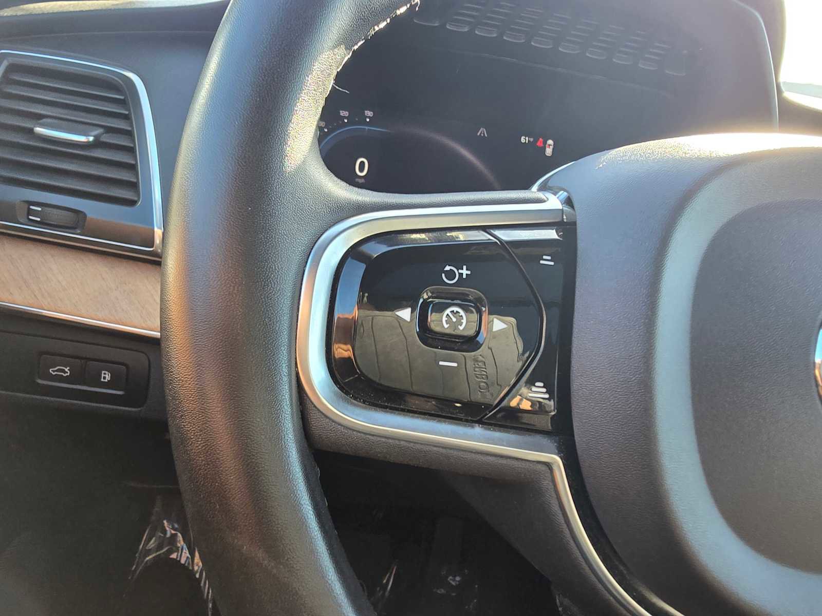 Used 2023 Volvo XC90 T8 Core w/ Climate Package image 34