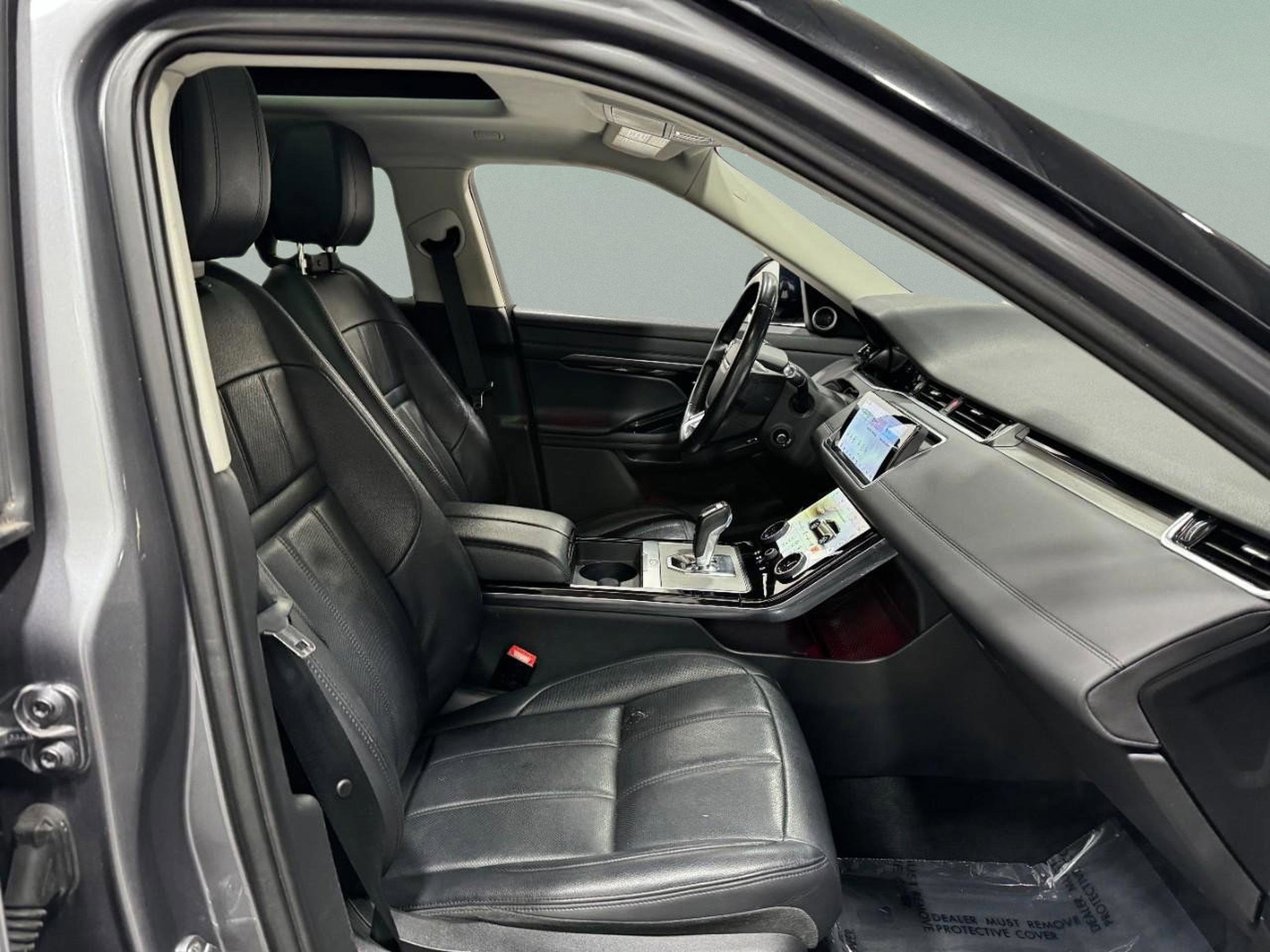 Used 2020 Land Rover Range Rover Evoque SE image 18