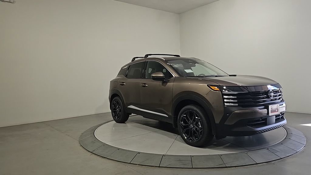 New 2025 Nissan Kicks SR image 3