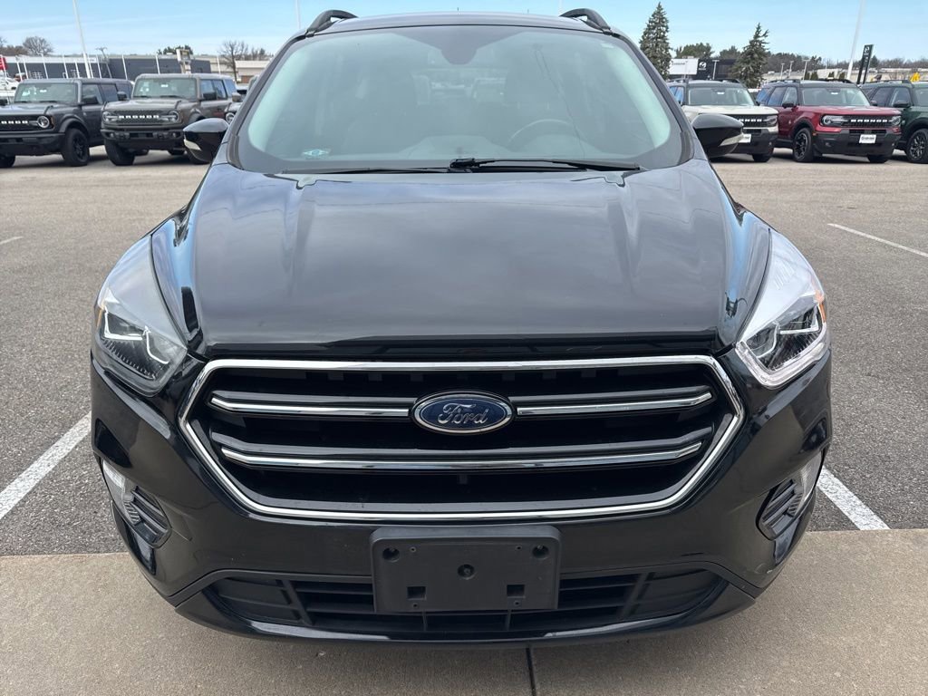 Used 2017 Ford Escape Titanium image 2