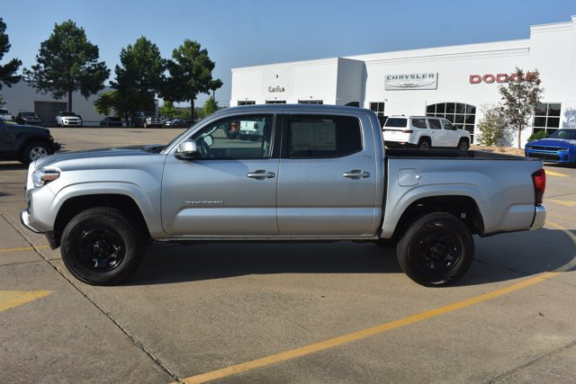 Used 2023 Toyota Tacoma SR5 RWD image 8