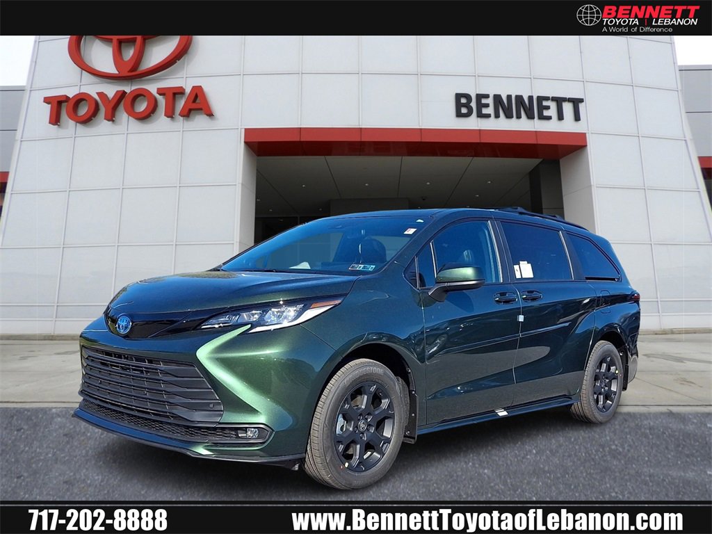 New 2025 Toyota Sienna XLE Woodland Edition
