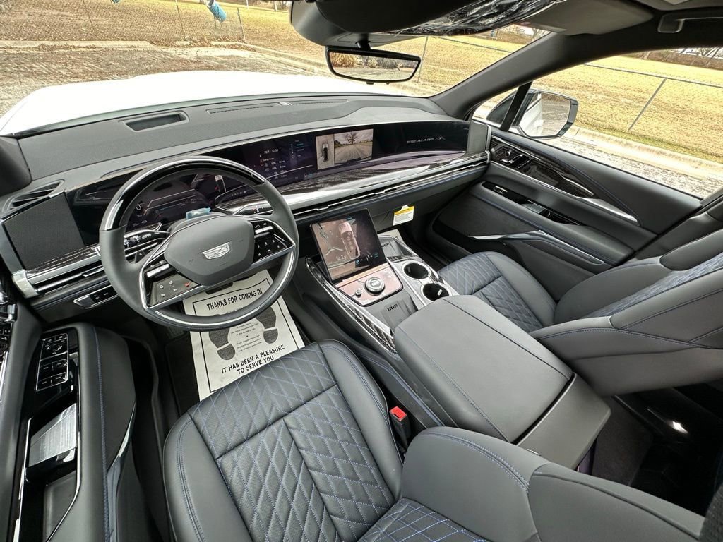 New 2025 Cadillac Escalade IQ Sport 1 w/ LPO, ONYX Package AWD/4WD image 21