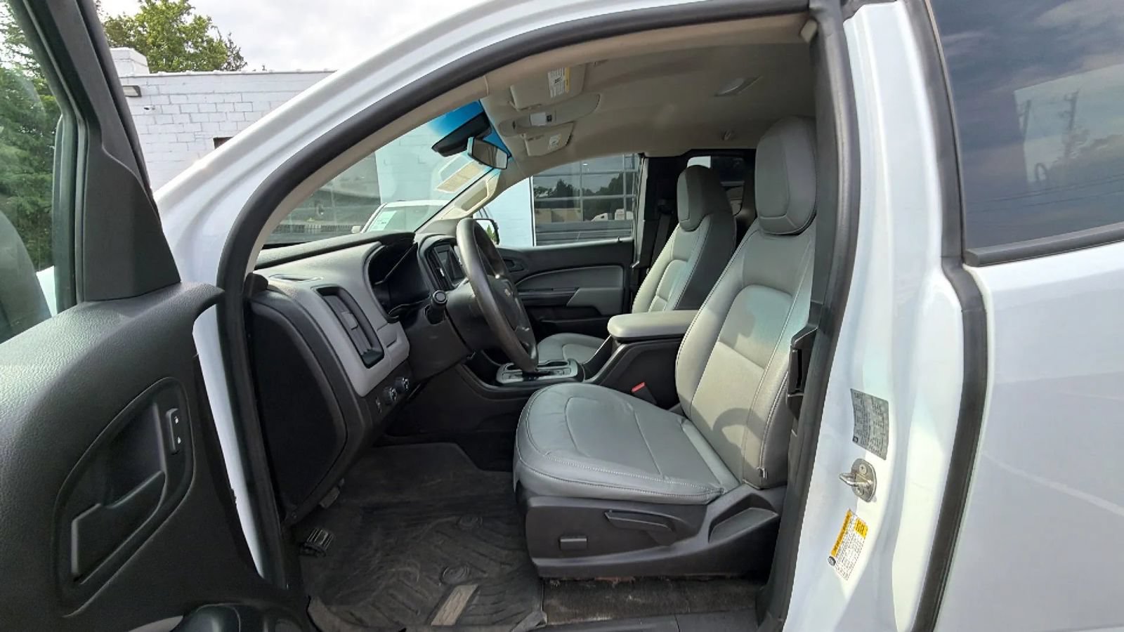Used 2018 Chevrolet Colorado W/T AWD/4WD image 17
