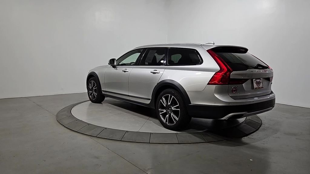 Used 2017 Volvo V90 T6 Cross Country AWD/4WD image 3