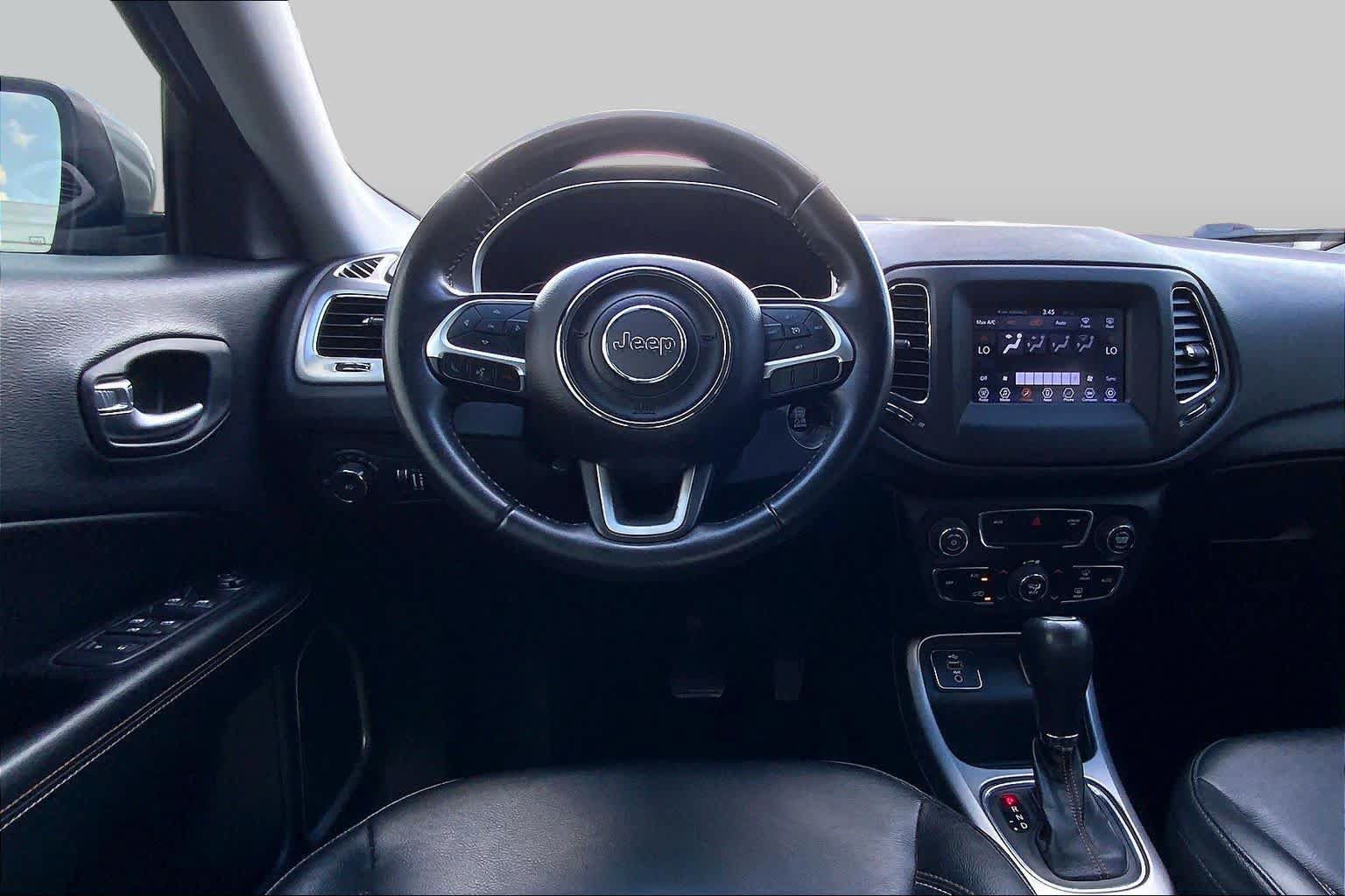 Used 2018 Jeep Compass Latitude w/ Popular Equipment Group FWD image 6