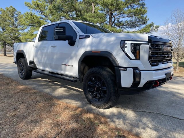 Used 2024 GMC Sierra 2500 AT4 w/ AT4 Preferred Package image 11