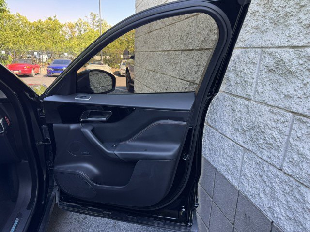 Used 2019 Jaguar F-PACE Prestige AWD/4WD image 37