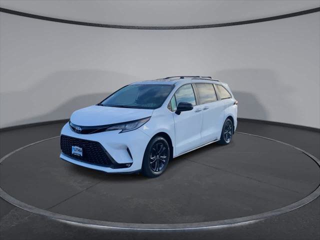Certified 2025 Toyota Sienna XSE w/ XSE Plus Package image 4