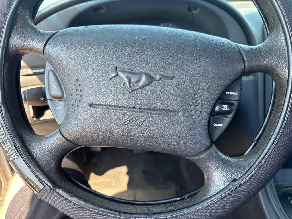 Used 2000 Ford Mustang Coupe RWD image 16