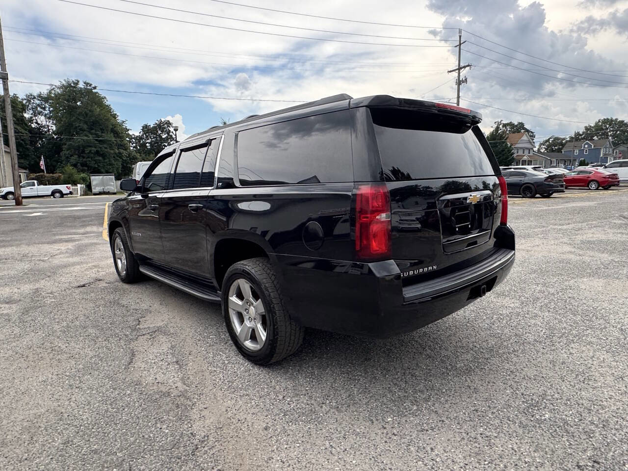 Used 2018 Chevrolet Suburban LT AWD/4WD image 16