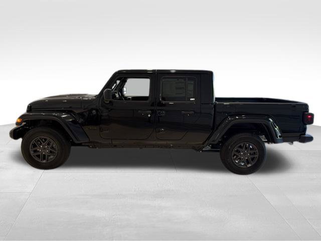 New 2025 Jeep Gladiator Sport AWD/4WD image 2