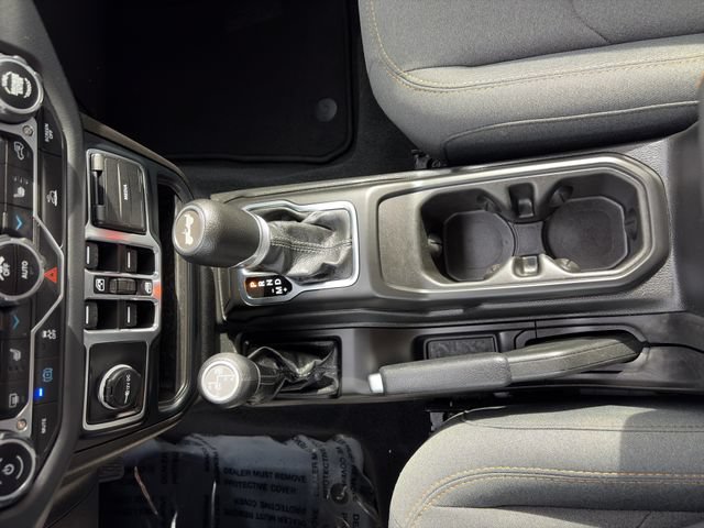 Used 2024 Jeep Wrangler Unlimited Sahara AWD/4WD image 29