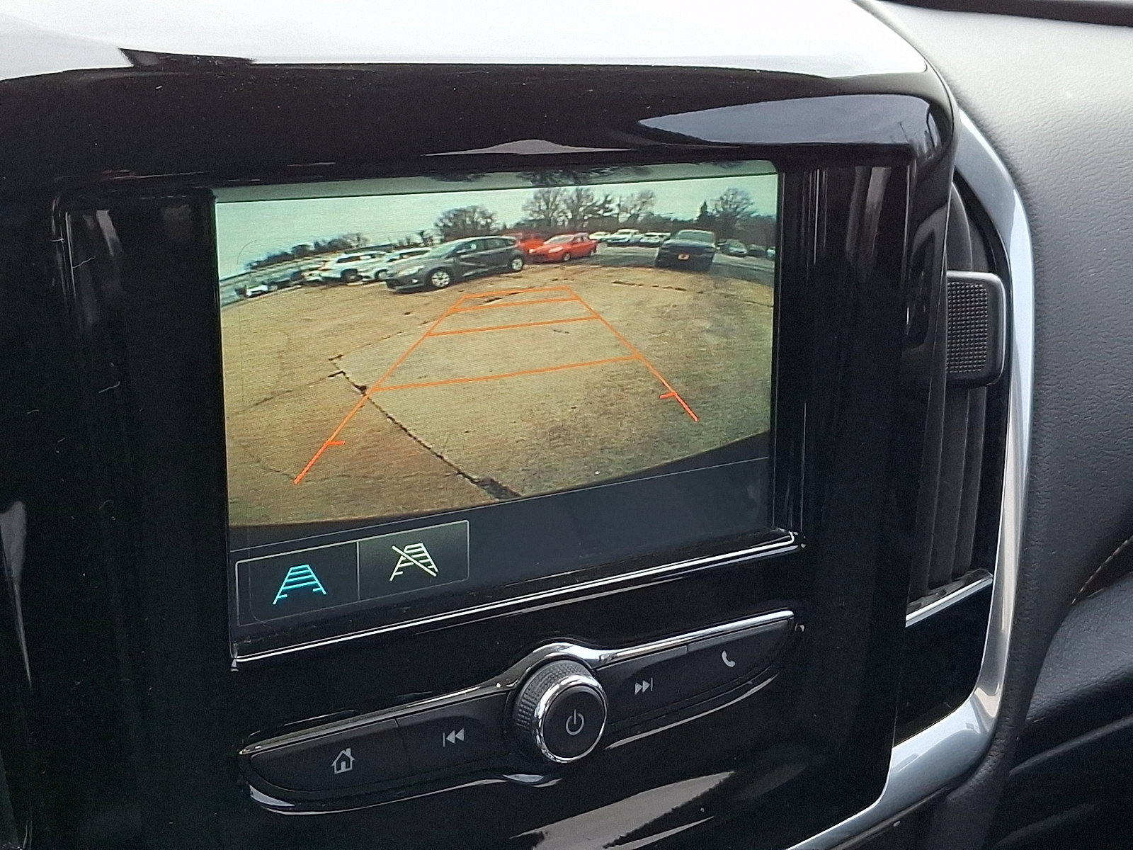 Used 2018 Chevrolet Traverse LS image 24