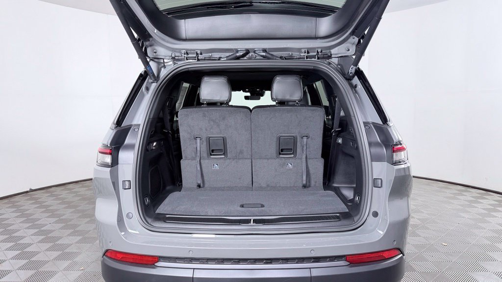 New 2027 Jeep Grand Cherokee L Limited AWD/4WD image 9