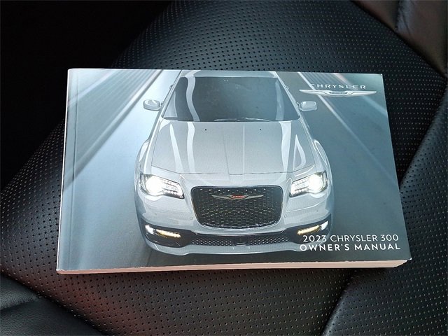 Used 2023 Chrysler 300 C image 26