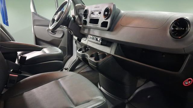 Used 2024 Mercedes-Benz Sprinter 2500 image 14