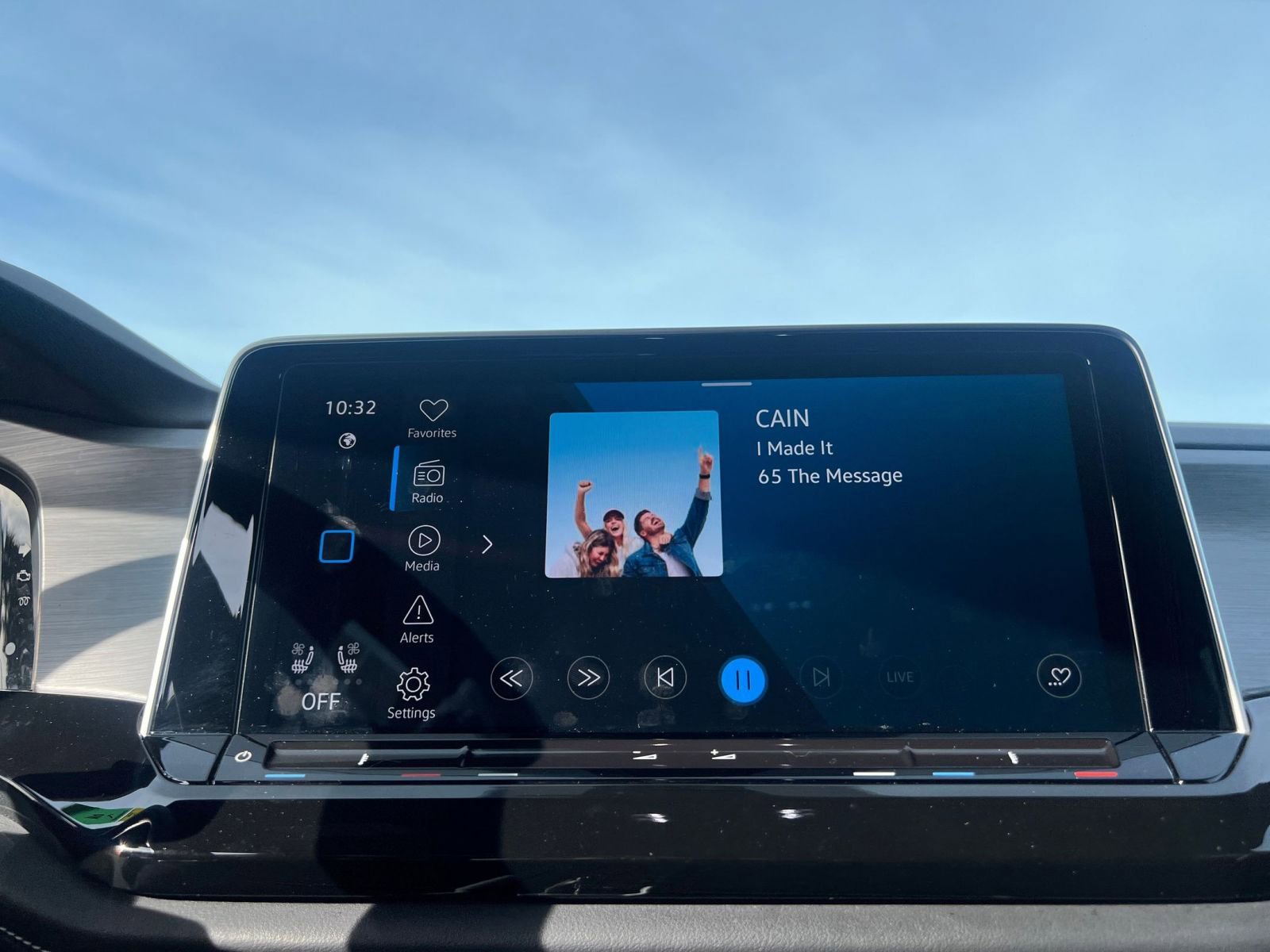 Used 2025 Volkswagen Atlas Cross Sport SE image 21