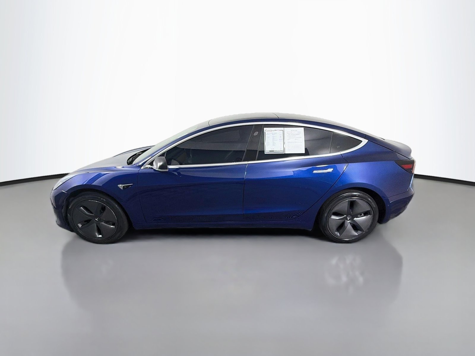 Used 2019 Tesla Model 3 Standard Range RWD image 4