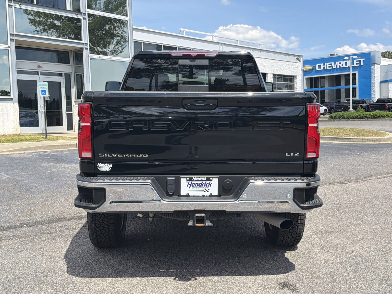 Used 2025 Chevrolet Silverado 2500 LTZ w/ LTZ Plus Package AWD/4WD image 12