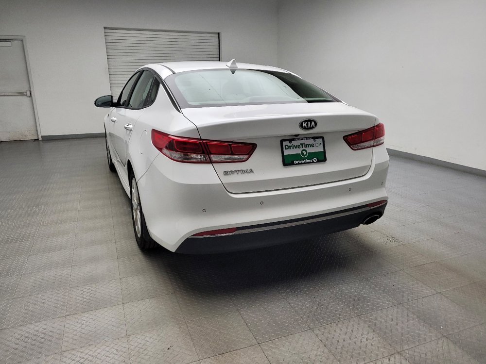 Used 2018 Kia Optima LX w/ 17" Alloy Wheels Package FWD image 6