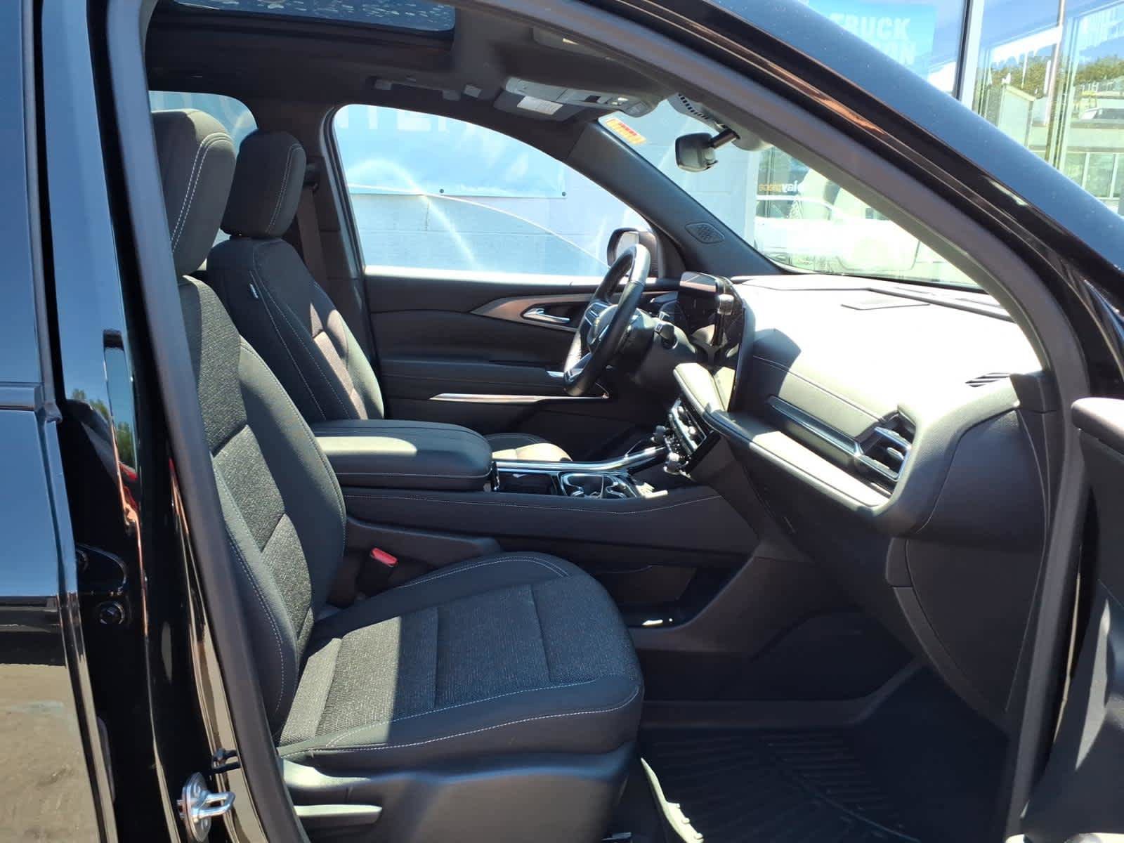 Used 2024 Chevrolet Traverse LT w/ Enhanced Driving Package FWD image 19