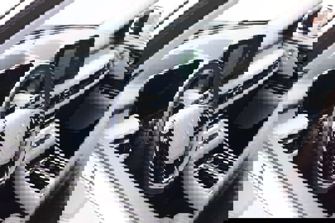 Used 2025 Lincoln Aviator Reserve w/ Equipment Group 201A image 17